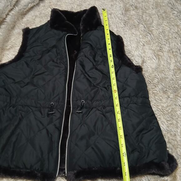Women’s Reversible Faux Fur Quilted Vest Size PXL Black Winter Warm Zip Up - Picture 6 of 7